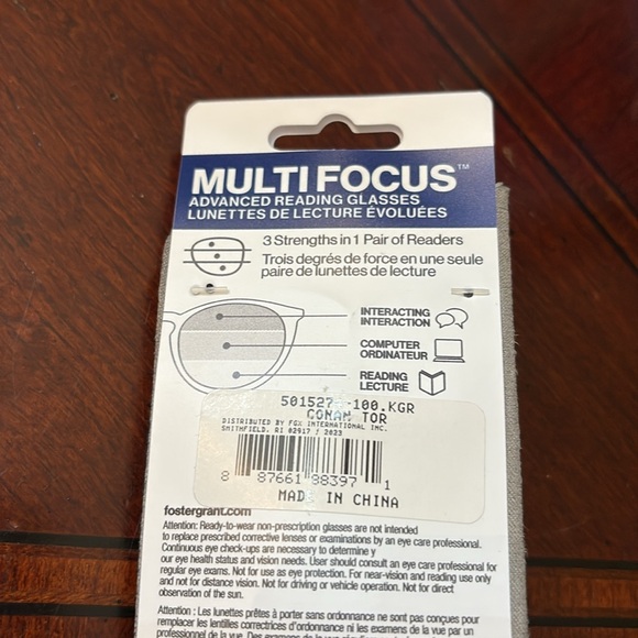 Foster Grant multifocus reading glasses and coordinating faux suede case. - Picture 7 of 8